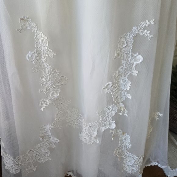 Vtg 70s Lace Applique + Pearl High Neck Wedding Gown, Fairy/ Victorian, Read - Picture 7 of 12